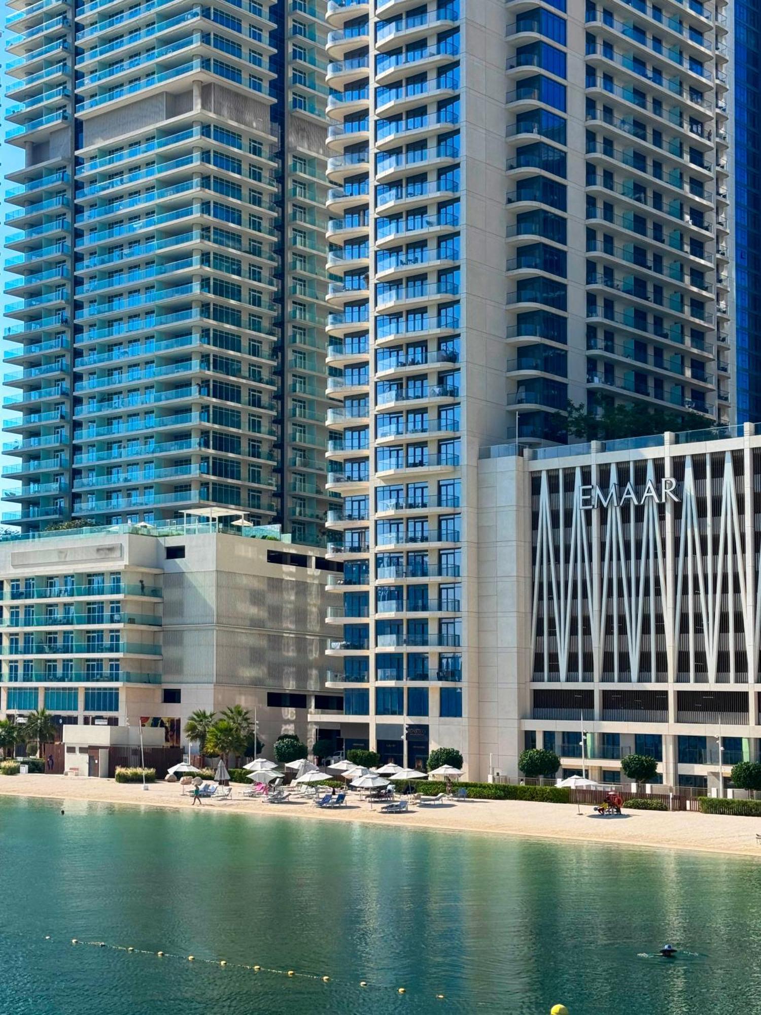 Sleek And Spacious 1 Bedroom With Private Infinity Pool In Harbour Dubai