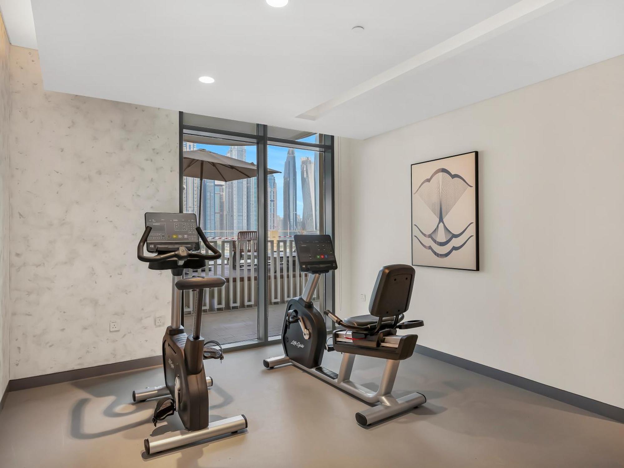Sleek And Spacious 1 Bedroom With Private Infinity Pool In Harbour Dubai