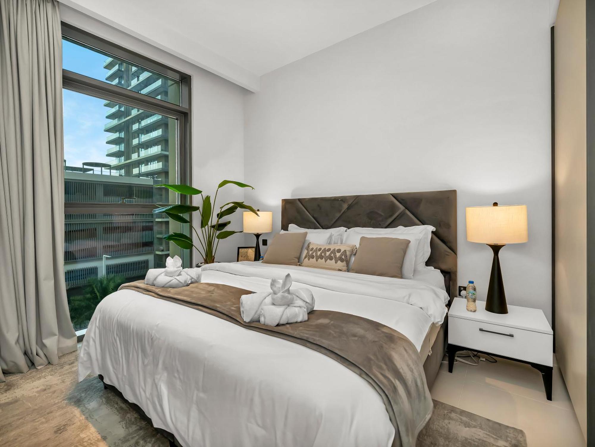 Sleek And Spacious 1 Bedroom With Private Infinity Pool In Harbour