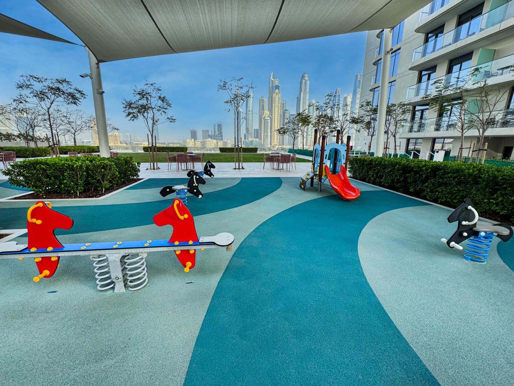 Sleek And Spacious 1 Bedroom With Private Infinity Pool In Harbour