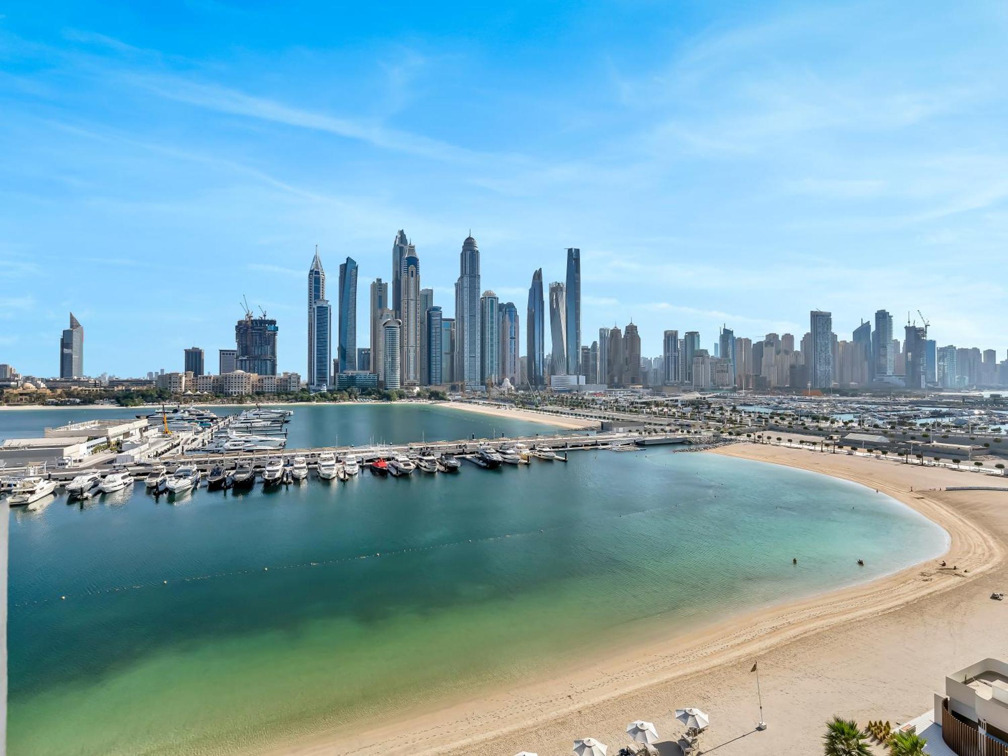 Sleek And Spacious 1 Bedroom With Private Infinity Pool In Harbour *