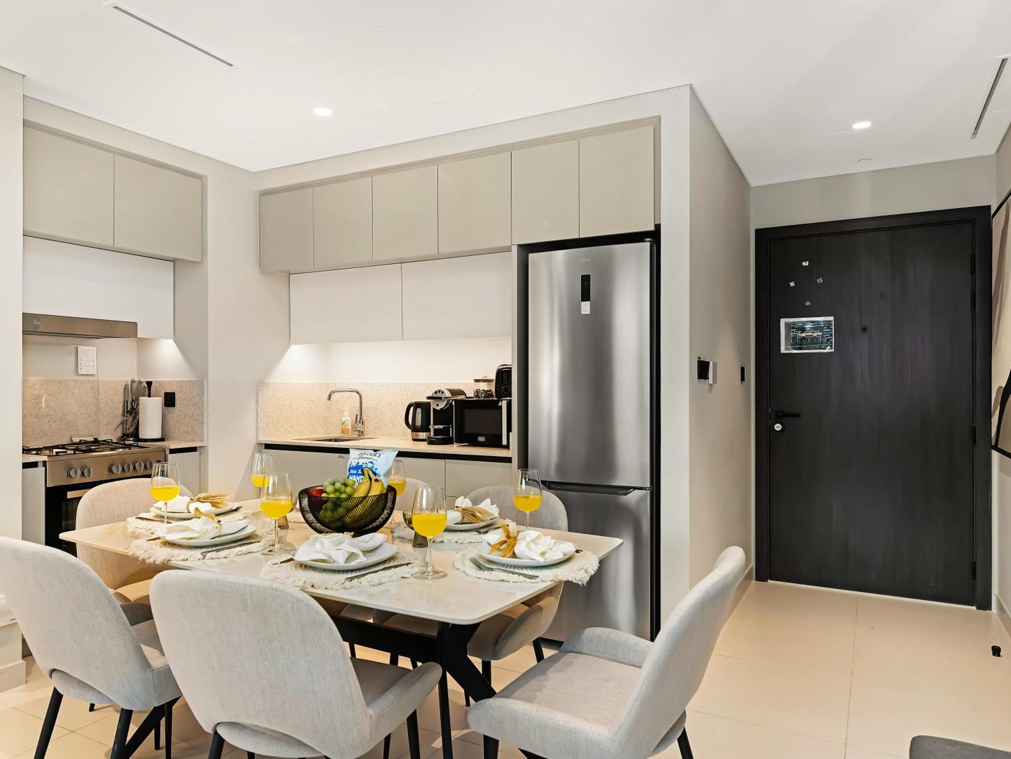 Apartment Sleek And Spacious 1 Bedroom With Private Infinity Pool In Harbour