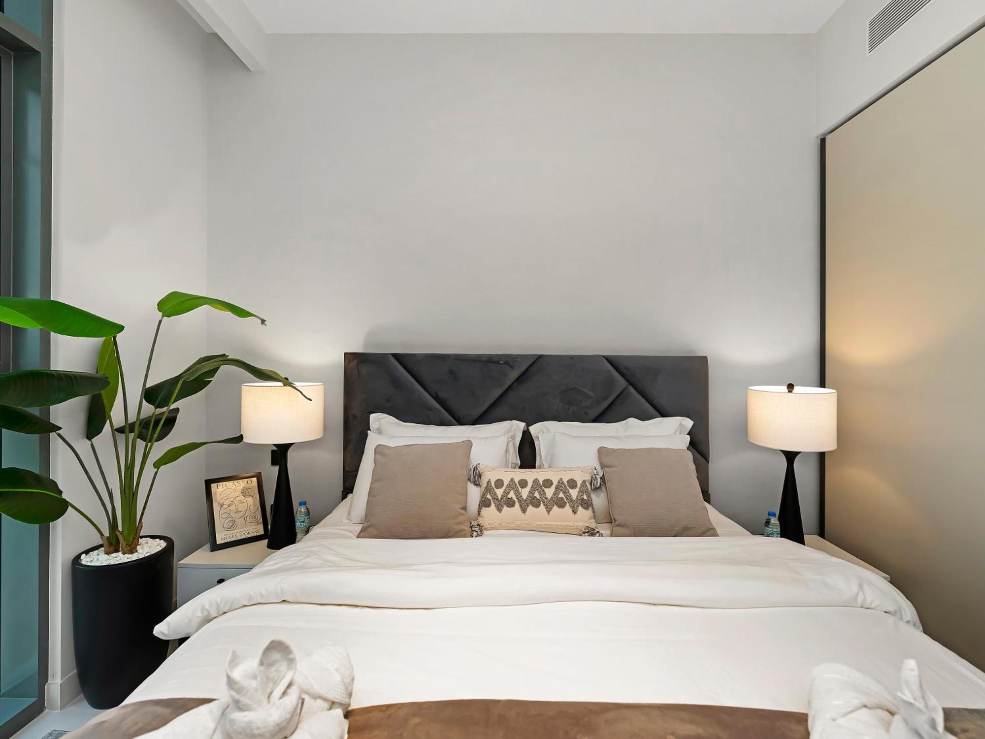 Apartment Sleek And Spacious 1 Bedroom With Private Infinity Pool In Harbour *